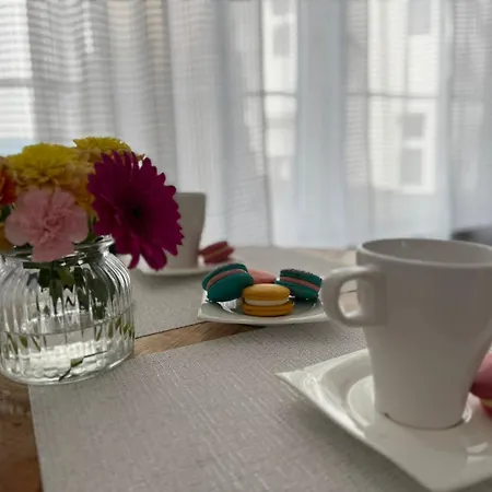 Time Apartment *
