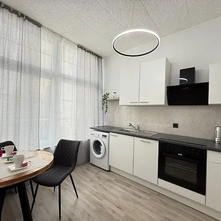 Time Apartment *
